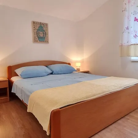 Gostinjska kuća Barbalic D Baska (Krk)